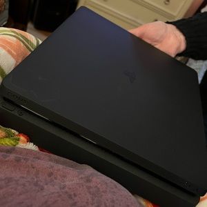 PlayStation 4 500GB Console with 10 Games and Controller